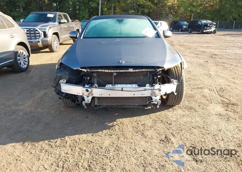 2018 Mercedes-Benz E 300 4Matic z USA, uszkodzony, nr VIN WDDZF4KB5JA384497